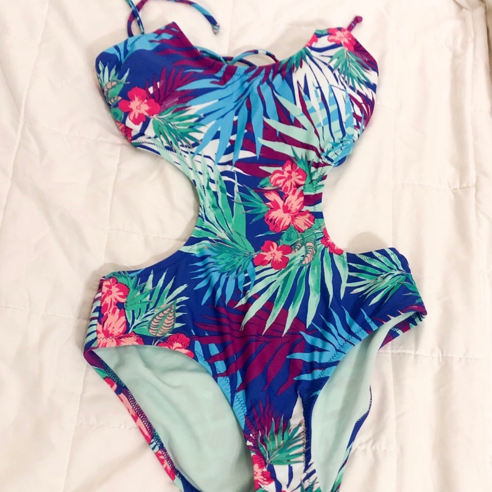 Tropical one piece bathingsuit NWOT